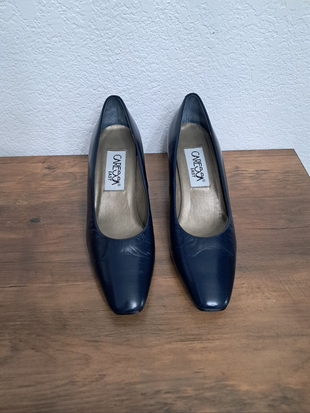 Vintage Caressa East Navy Blue Leather Block Heel Pumps Women's 6.5 Old Money
